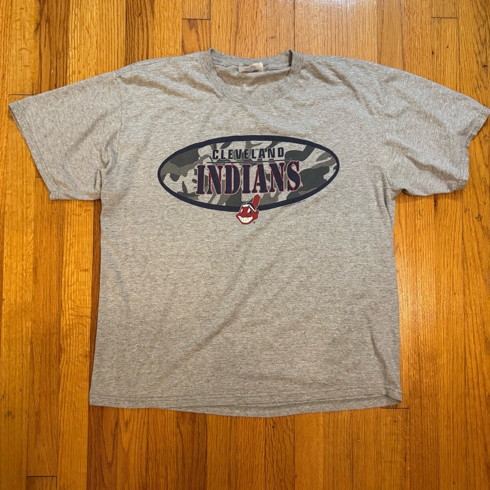 Vintage MENS CLEVELAND INDIANS T SHIRT BASEBALL MLB SIZE XL